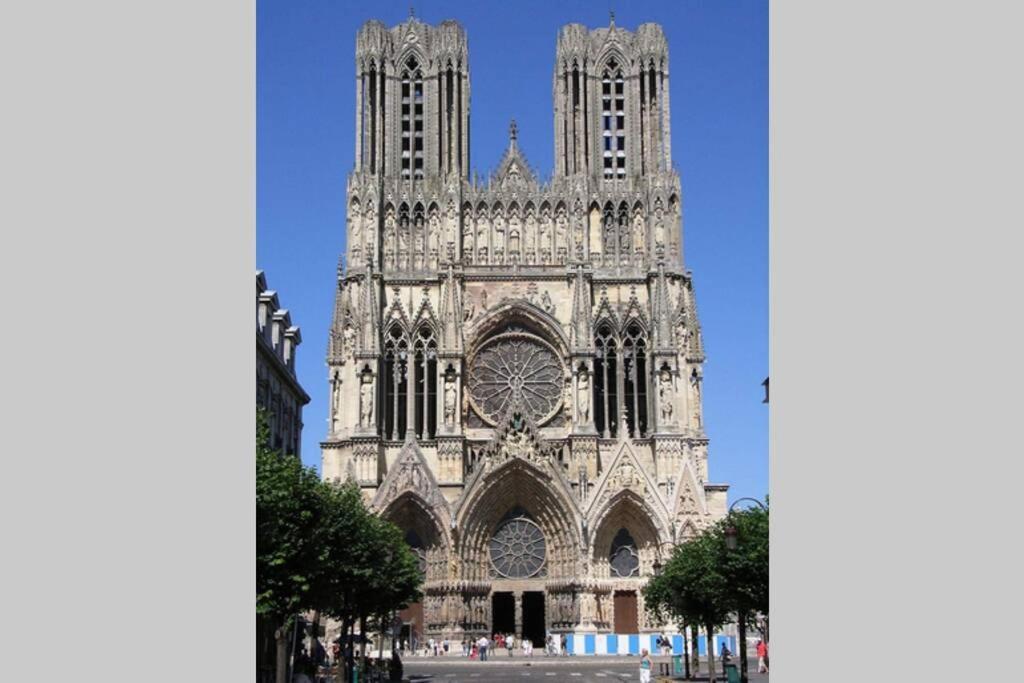 Saint Jacques - Logement Climatise En Centre Ville Reims Exterior foto